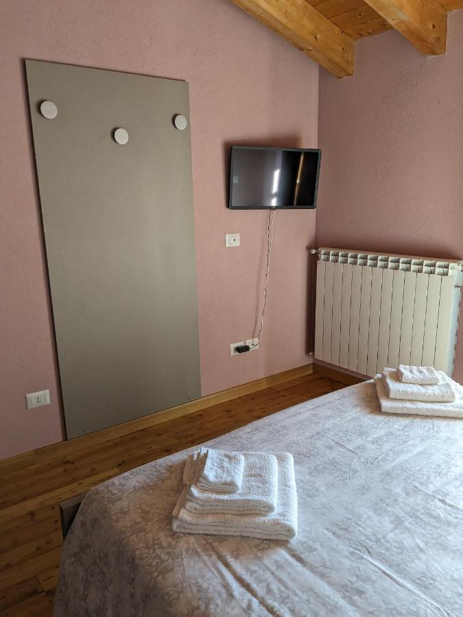 بيت شباب Constancia Trattoria فالديري المظهر الخارجي الصورة