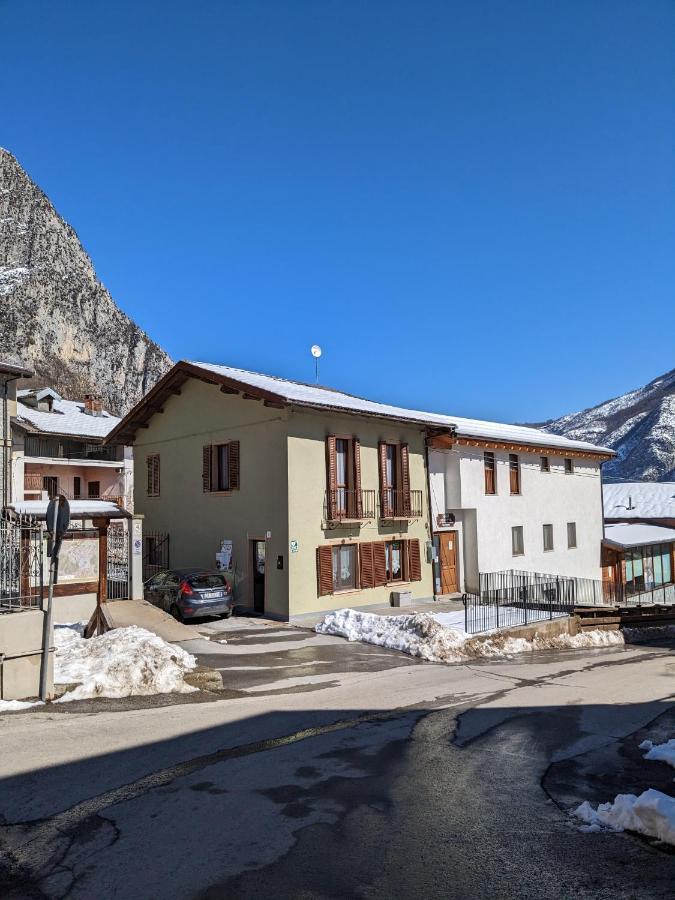 بيت شباب Constancia Trattoria فالديري المظهر الخارجي الصورة
