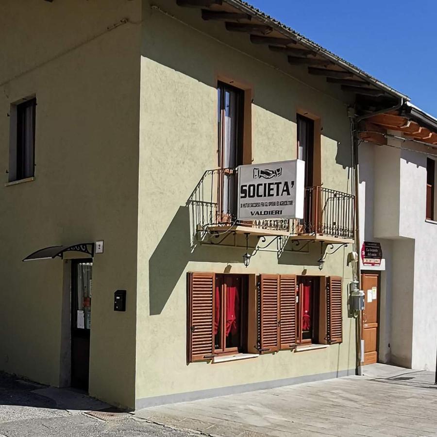بيت شباب Constancia Trattoria فالديري المظهر الخارجي الصورة